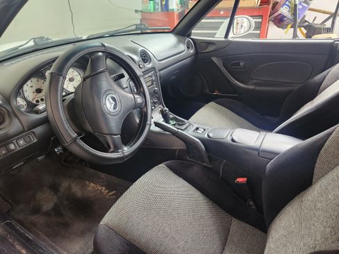 Used 2002 MAZDA MX-5 Miata image 4