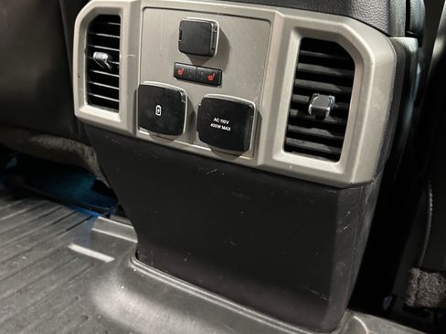 Used 2017 Ford F150 Lariat w/ Equipment Group 502A Luxury image 10