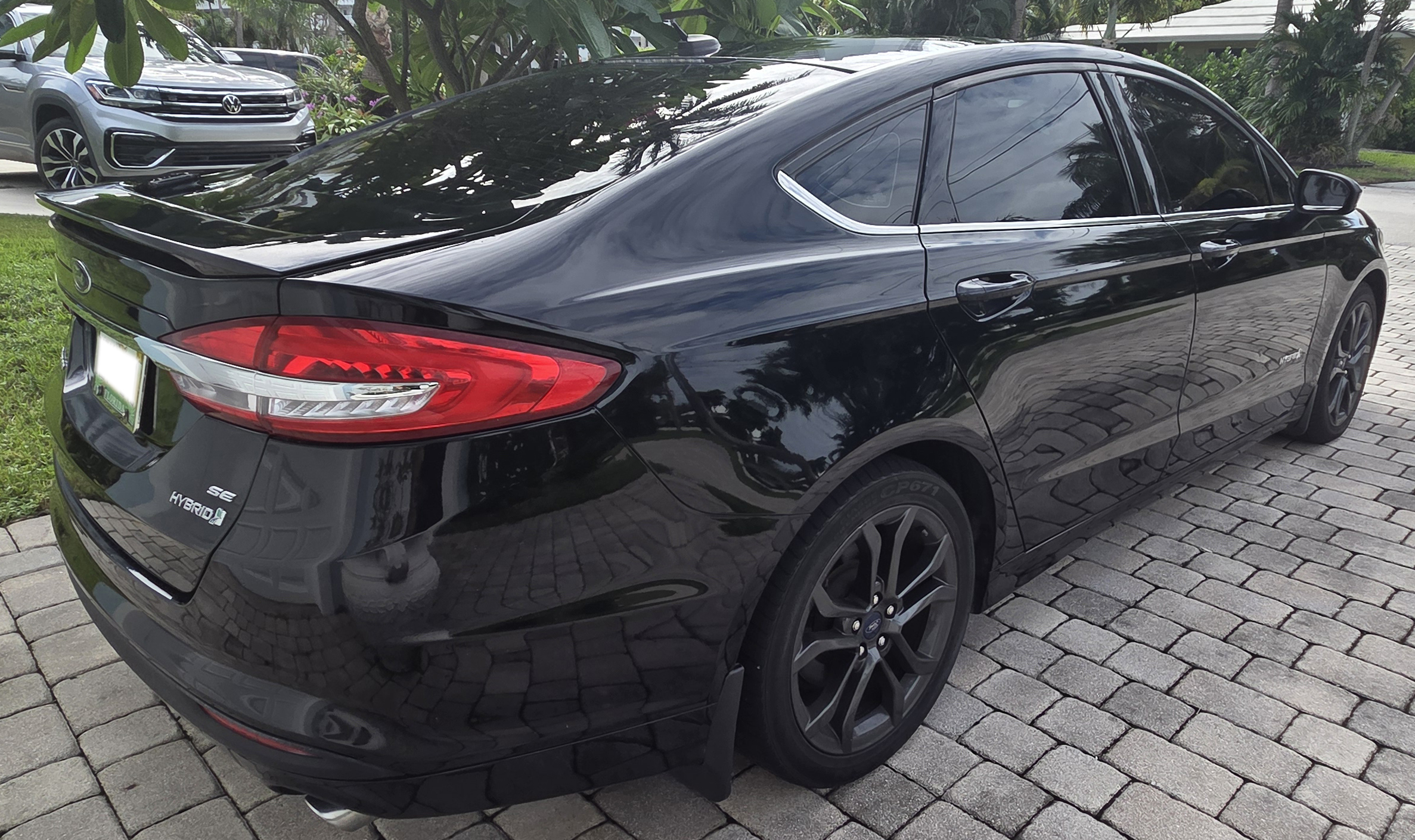 Used 2018 Ford Fusion SE w/ Equipment Group 601A FWD image 4