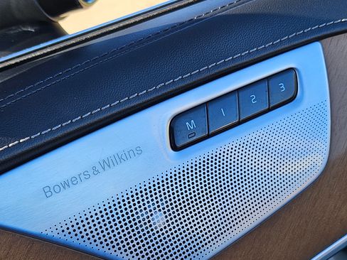 Used 2017 Volvo XC90 T8 Inscription w/ Luxury Package image 26