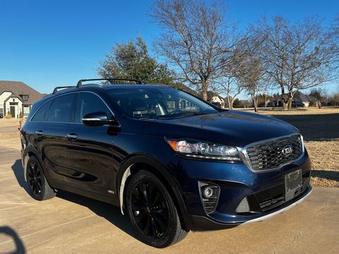 Used 2020 Kia Sorento EX image 2
