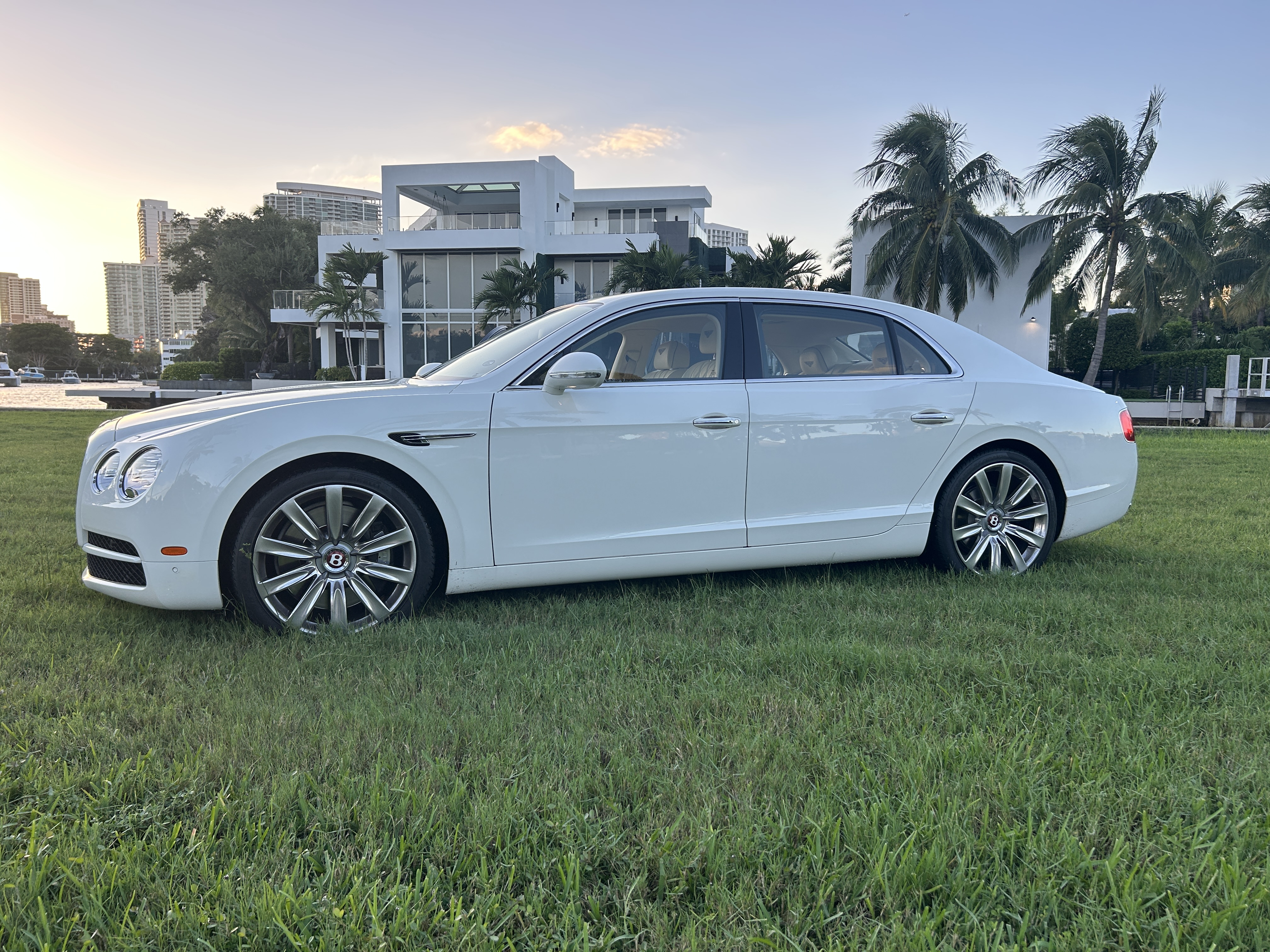Used 2016 Bentley Flying Spur V8 AWD/4WD image 11