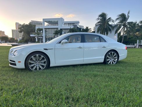 Used 2016 Bentley Flying Spur V8 image 12