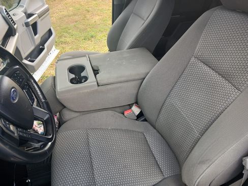 Used 2019 Ford F150 XLT w/ Equipment Group 302A Luxury image 8