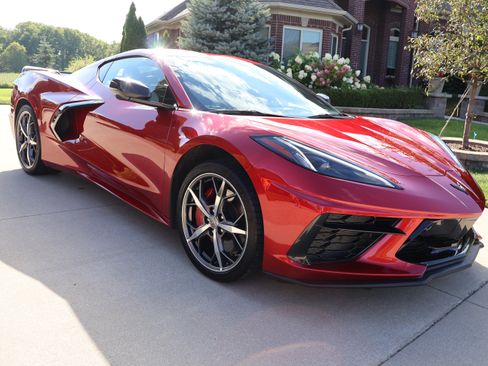 Used 2021 Chevrolet Corvette Stingray Preferred Cpe w/ Z51 Performance Package RWD image 8