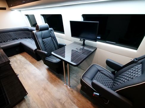 Used 2024 Mercedes-Benz Sprinter 3500 image 10