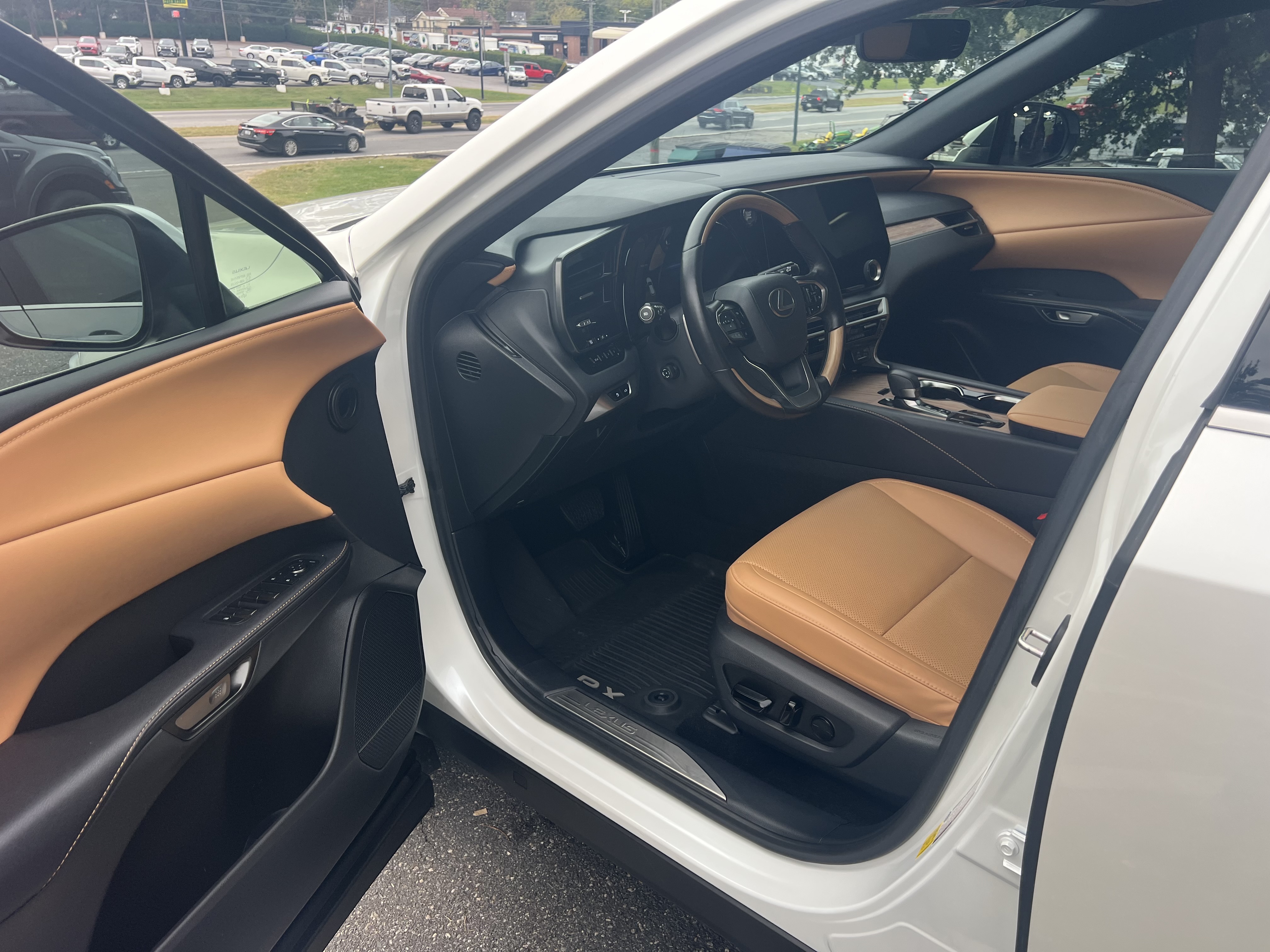 Used 2025 Lexus RX 350 Premium FWD image 4