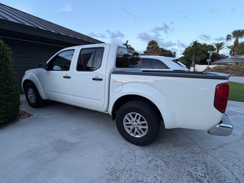 Used 2016 Nissan Frontier SV w/ SV Value Truck Package RWD image 6