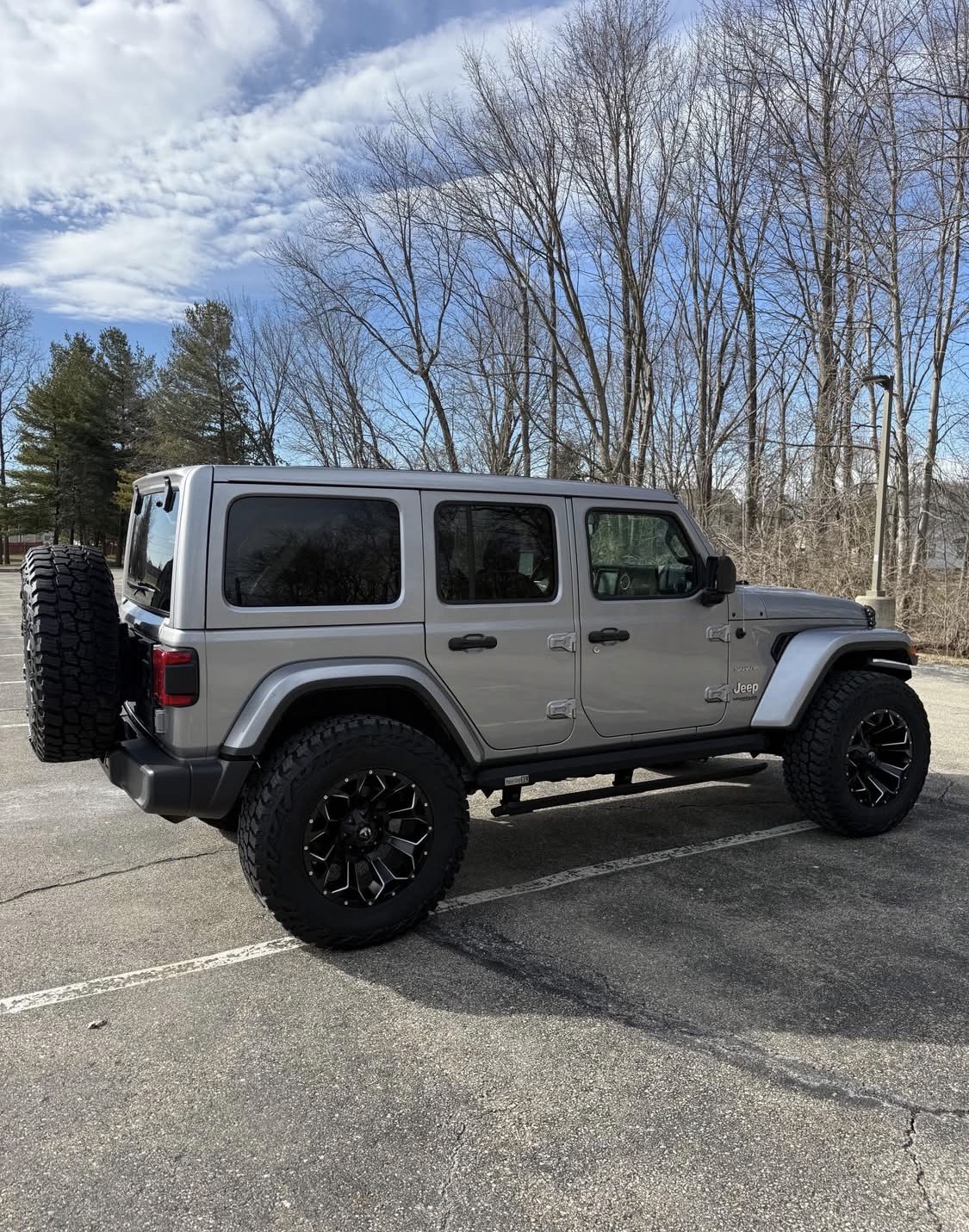 Used 2020 Jeep Wrangler Unlimited Sahara AWD/4WD image 8