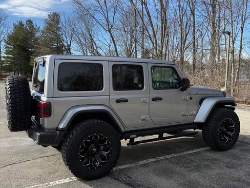 Used 2020 Jeep Wrangler Unlimited Sahara AWD/4WD image 8