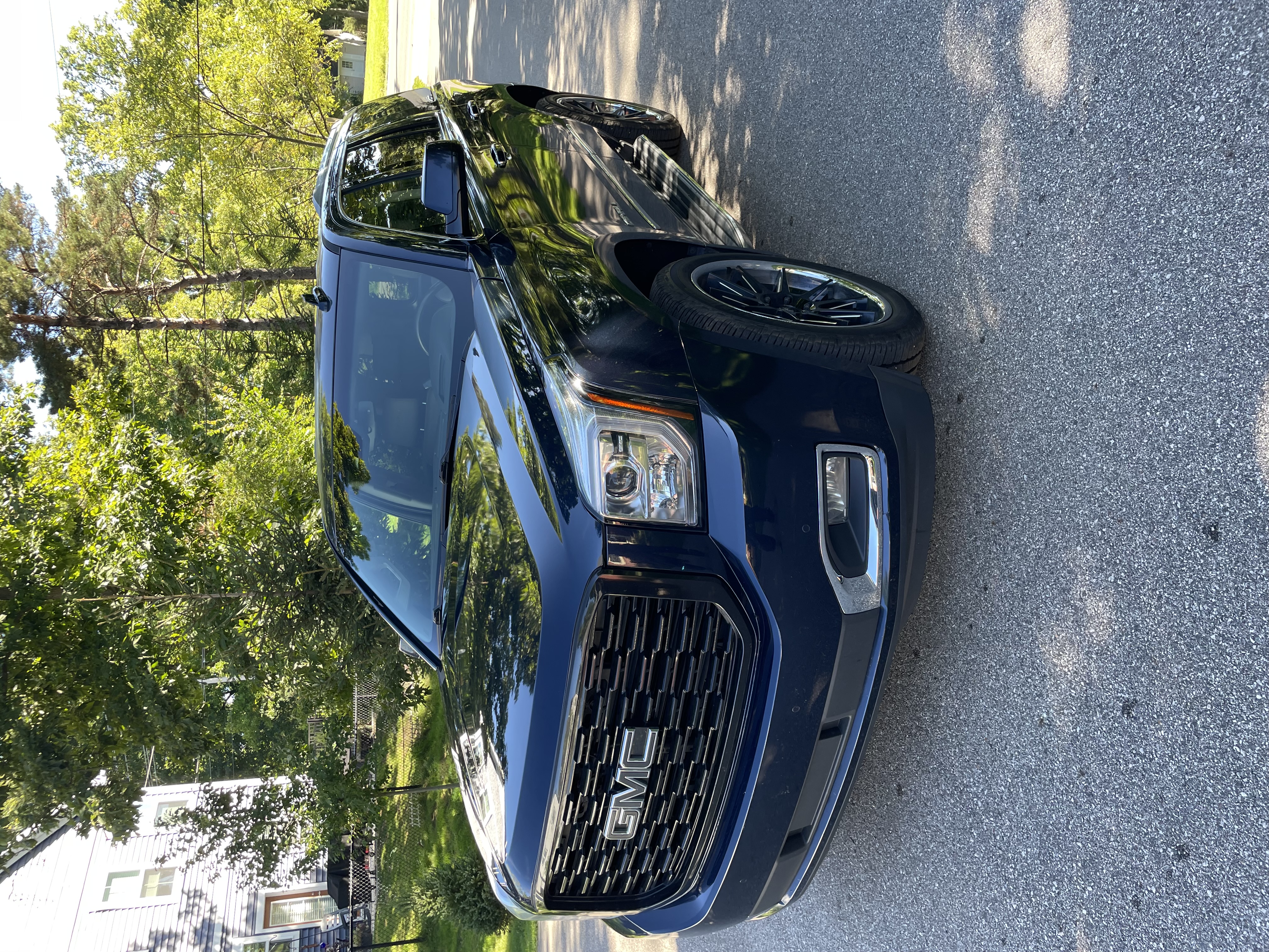 Used 2017 GMC Yukon Denali w/ Open Road Package AWD/4WD image 2