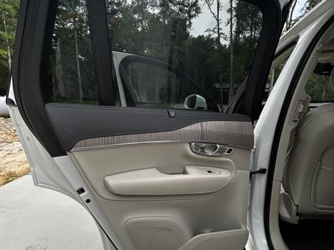 Used 2024 Volvo XC90 T8 Ultimate w/ Protection Package Premier AWD/4WD image 15