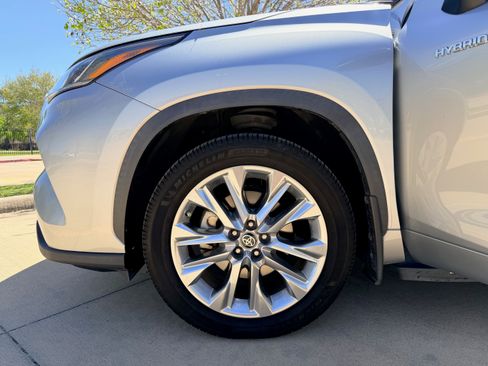 Used 2021 Toyota Highlander Limited image 5
