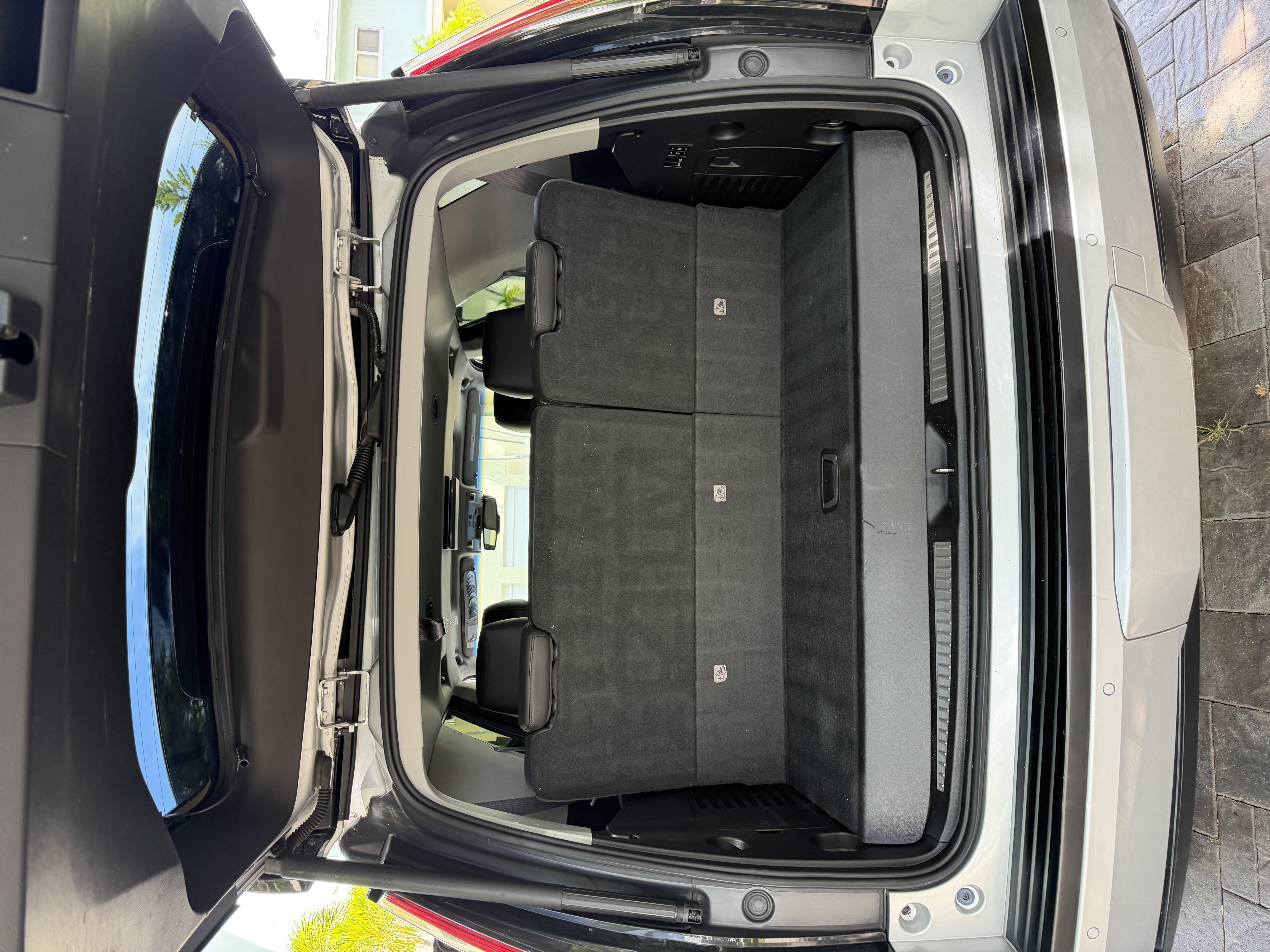 Used 2015 Cadillac Escalade Luxury RWD image 11