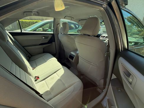 Used 2015 Toyota Camry LE FWD image 10
