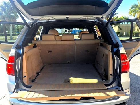 Used 2011 BMW X5 xDrive50i image 8