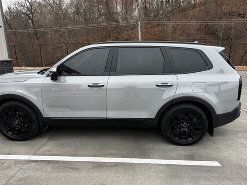 Used 2022 Kia Telluride EX w/ EX Premium Package image 9