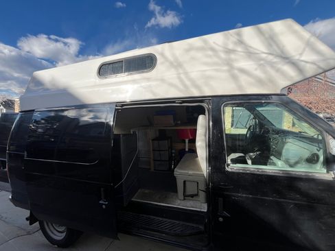 Used 2014 Ford E-150 and Econoline 150 w/ Power Group image 9