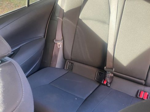 Used 2022 Toyota Corolla LE image 16