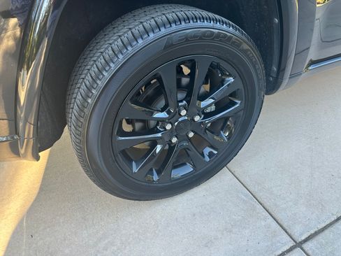 Used 2022 Jeep Grand Cherokee Laredo X image 4