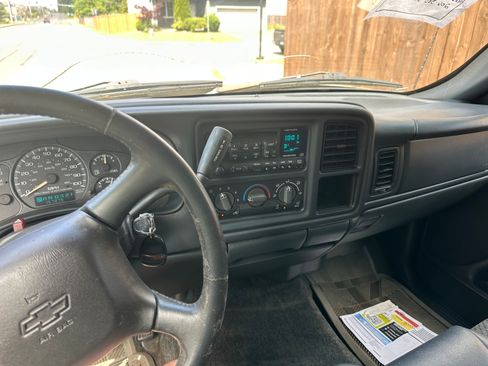 Used 2002 Chevrolet Avalanche 2500 RWD image 4