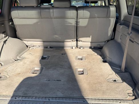 Used 2007 Toyota Land Cruiser image 16