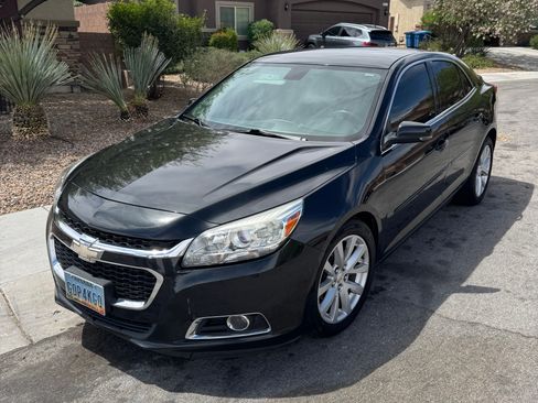 Used 2015 Chevrolet Malibu LT FWD image 2