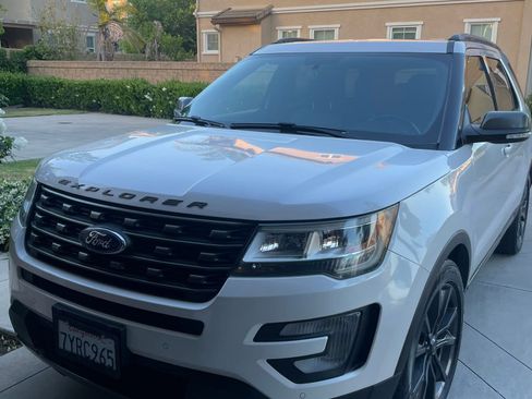 Used 2017 Ford Explorer XLT w/ Equipment Group 202A image 1