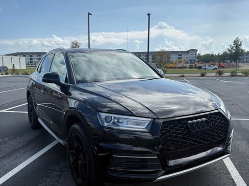 Used 2020 Audi Q5 2.0T Premium w/ Convenience Package AWD/4WD image 4