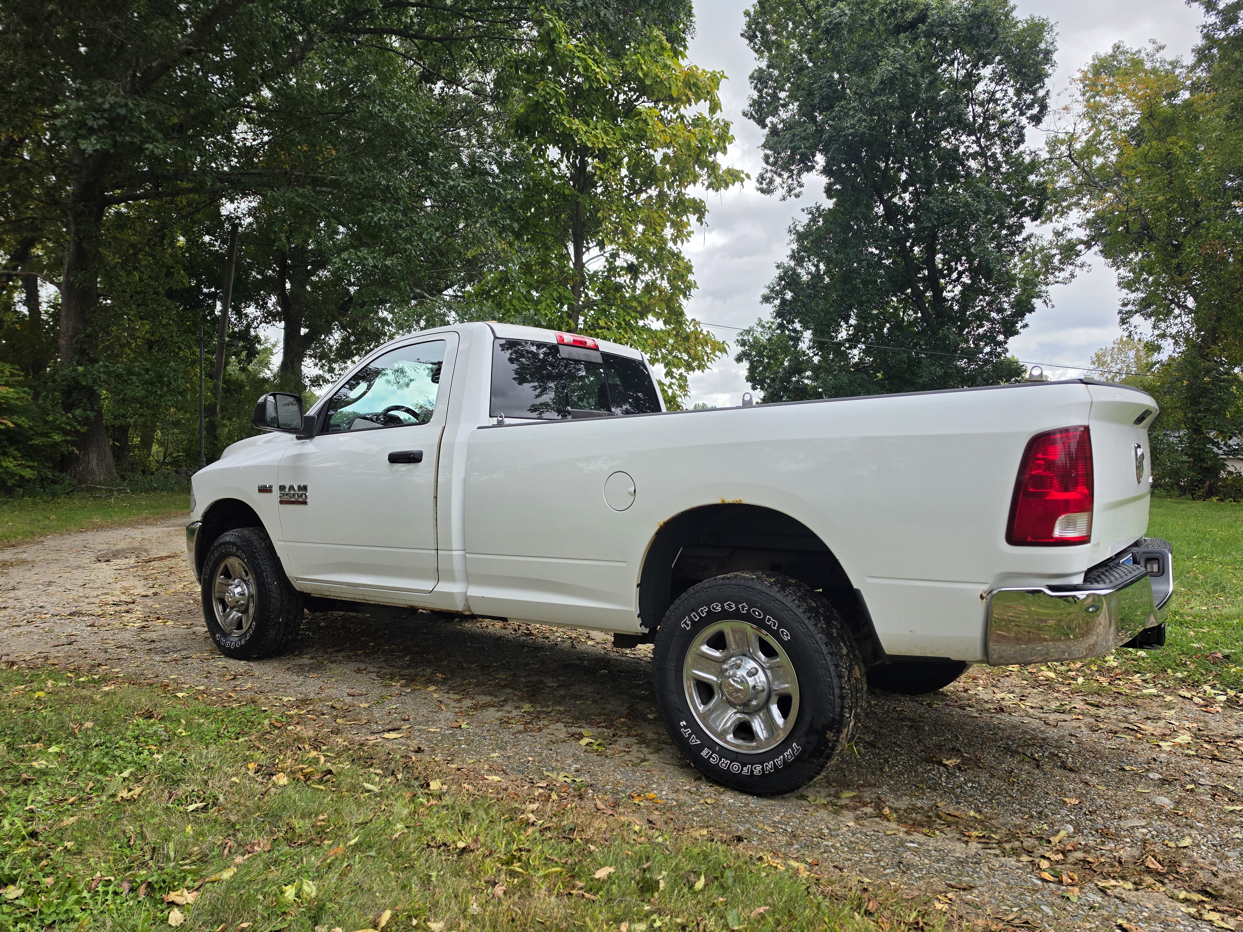Used 2015 RAM 2500 Tradesman w/ Chrome Appearance Group AWD/4WD image 2