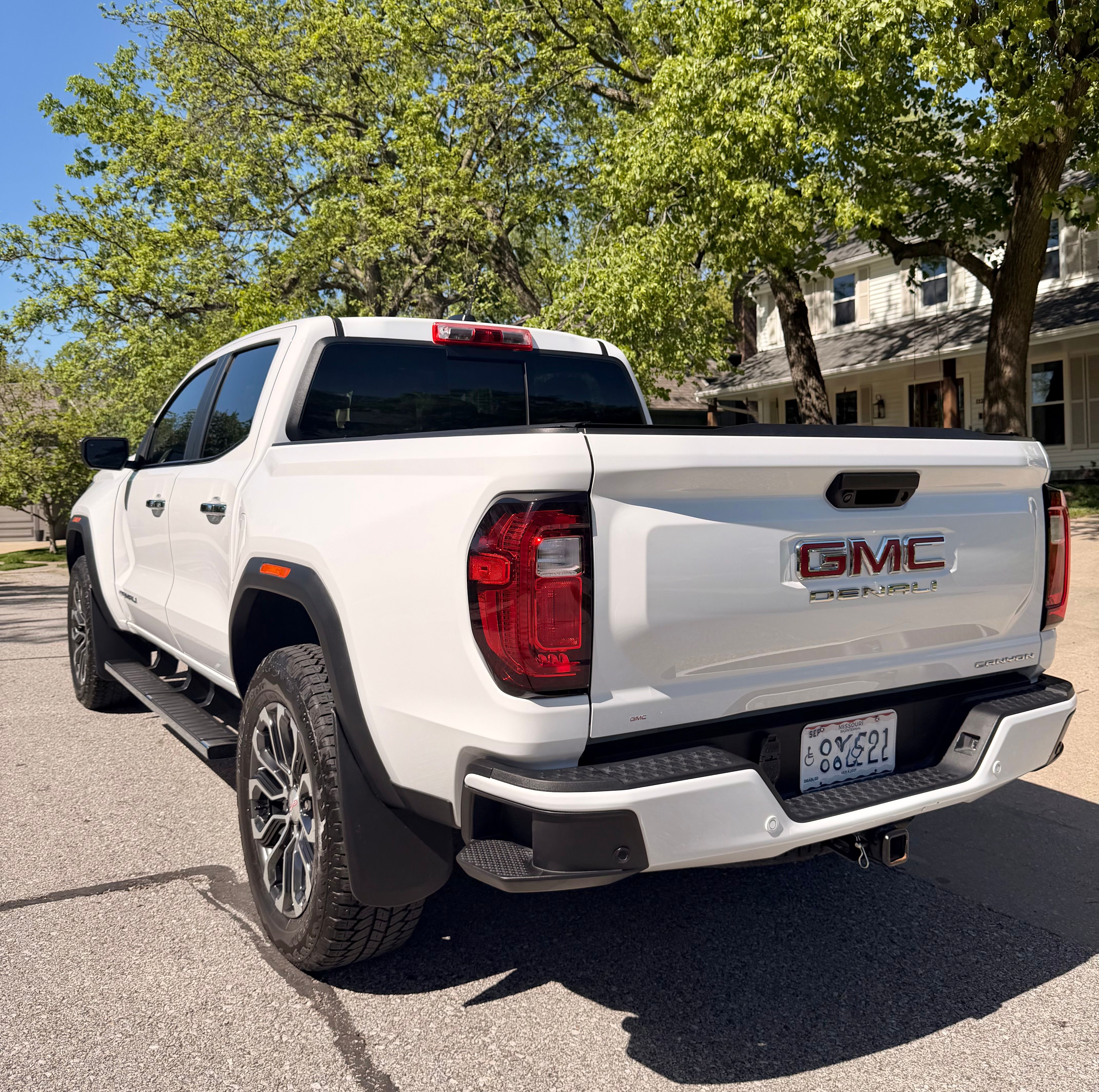 Used 2025 GMC Canyon Denali AWD/4WD image 5