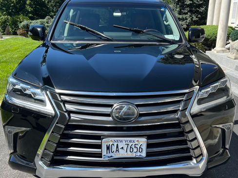 Used 2018 Lexus LX 570 4WD w/ Luxury Package image 5