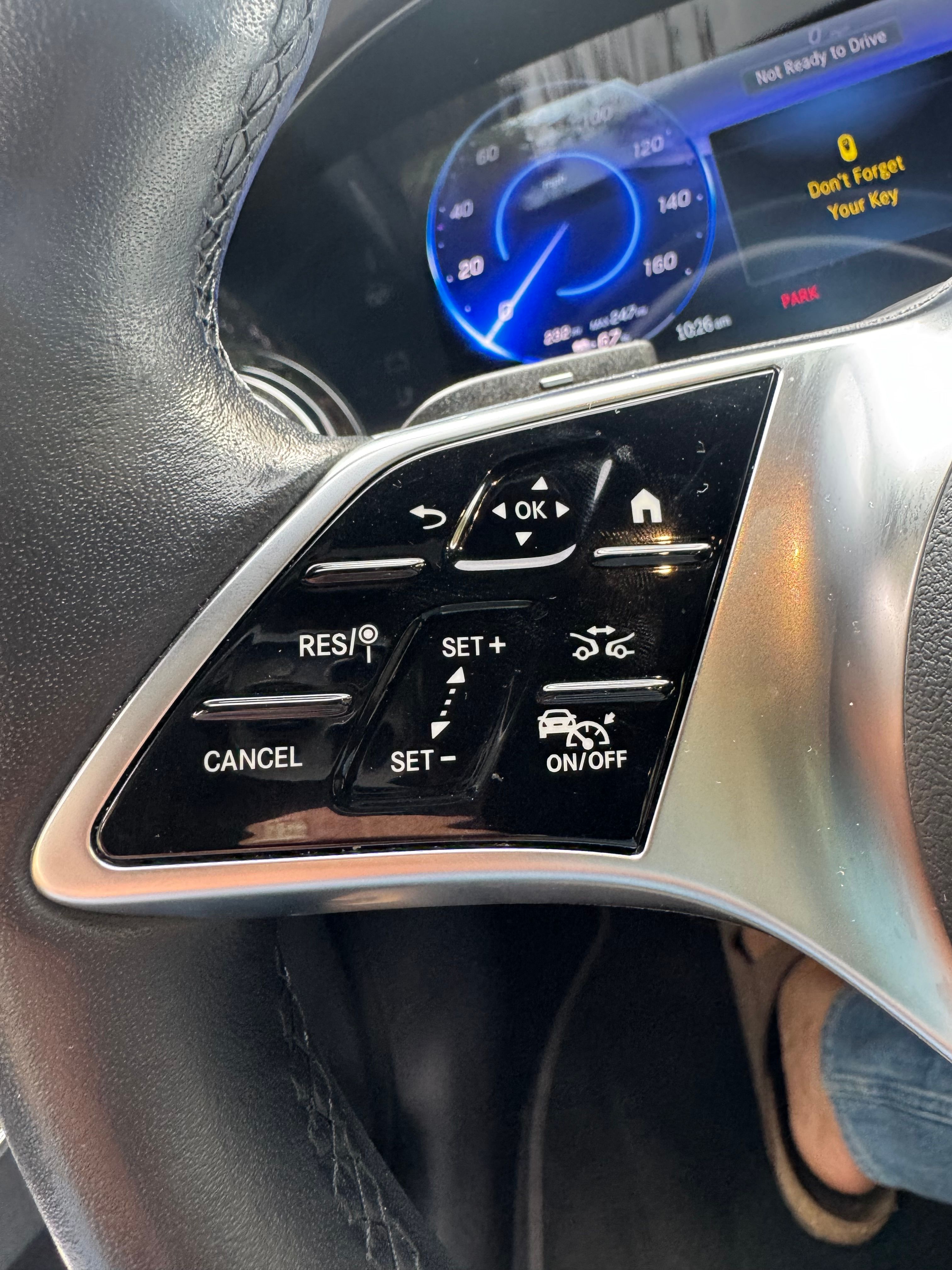 Used 2024 Mercedes-Benz EQE 500 4MATIC Sedan w/ Driver Assistance Package image 10