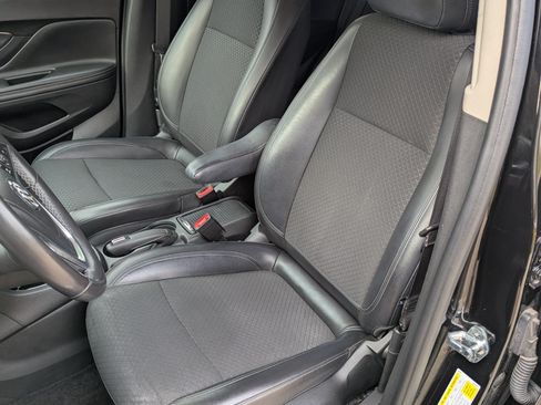 Used 2022 Buick Encore Preferred w/ Safety Package II image 10