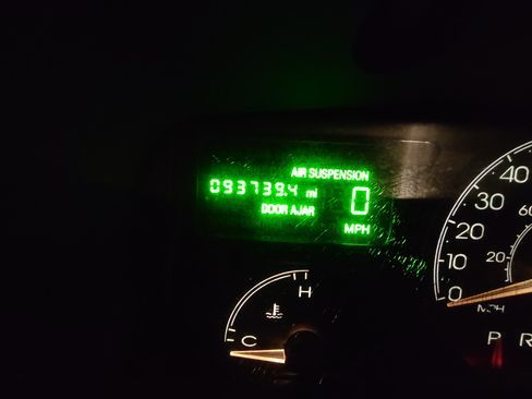 Used 2005 Lincoln Town Car Signature image 5