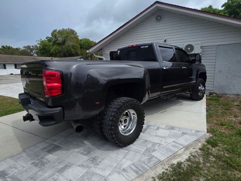 Used 2015 GMC Sierra 3500 Denali w/ Duramax Plus Package image 4