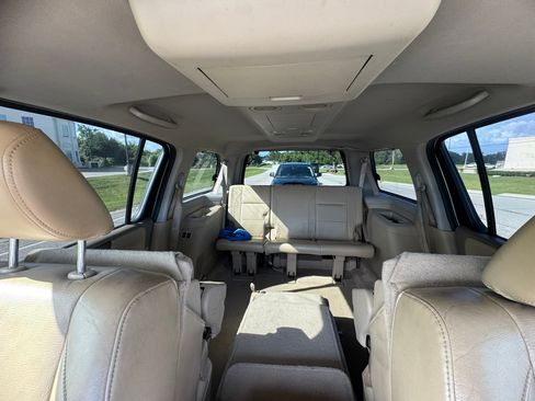 Used 2011 Nissan Armada Platinum image 21