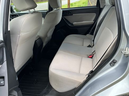 Used 2014 Subaru Forester 2.5i AWD/4WD image 14