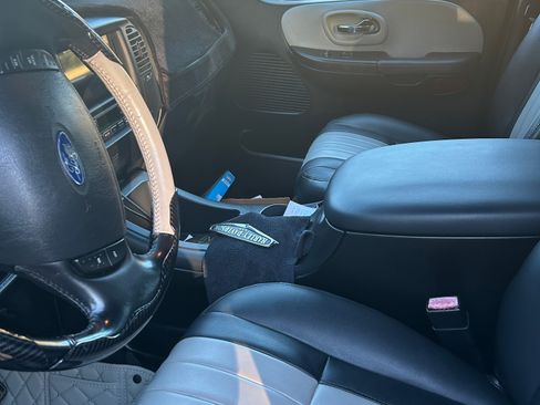 Used 2003 Ford F150 Harley-Davidson image 9