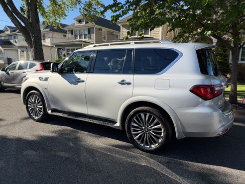 Used 2018 INFINITI QX80 4WD w/ Driver Assistance Package image 4