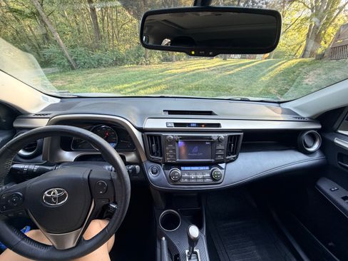 Used 2013 Toyota RAV4 Limited AWD/4WD image 11