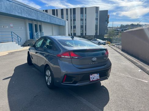 Used 2019 Hyundai Ioniq Blue image 5