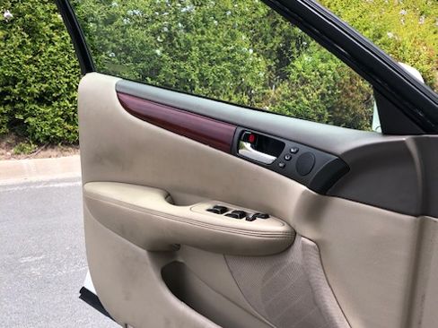 Used 2003 Lexus ES 330 FWD image 13