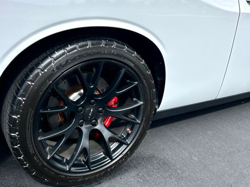 Used 2016 Dodge Challenger SRT Hellcat RWD image 8