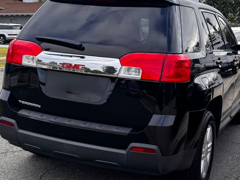 Used 2015 GMC Terrain SLE FWD image 2