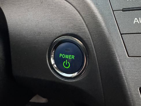 Used 2015 Toyota Prius Four image 25