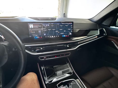 Used 2024 BMW X5 xDrive40i w/ M Sport Package image 6