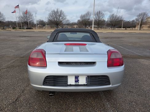 Used 2001 Toyota MR2 image 6