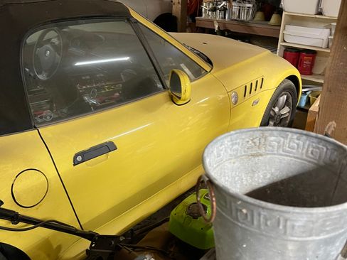 Used 2001 BMW Z3 2.5i image 1