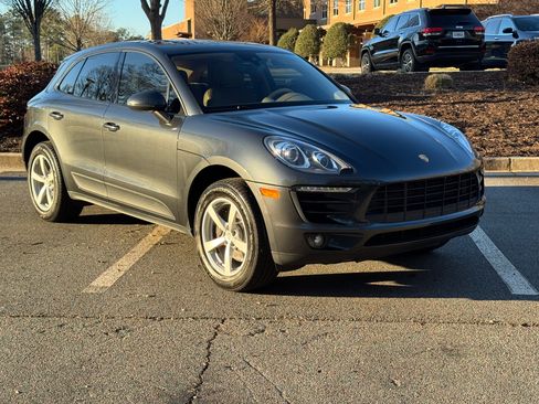 Used 2017 Porsche Macan image 1